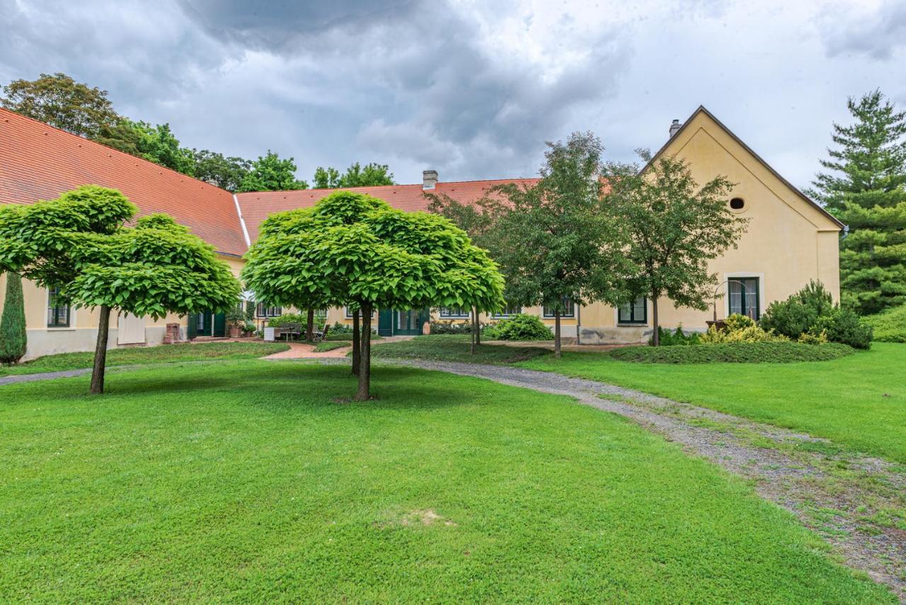 Svastics Kuria Hotel Szentgalosker Екстериор снимка